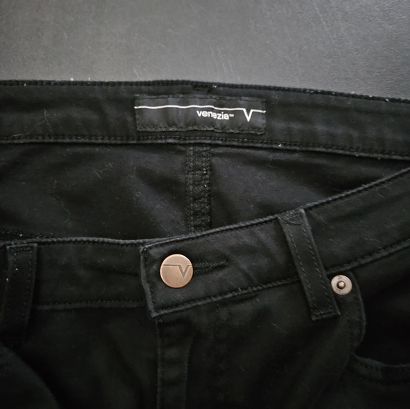 NWOT - Venezia Black Stretch Jeans - Size 16 Average - Picture 7 of 11